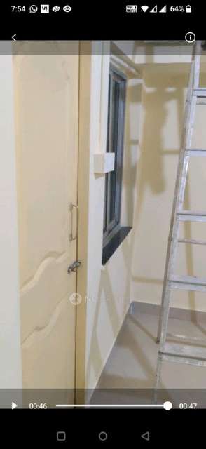 1 BHK Flat In New Hind Mill Compound for Rent  In Byculla