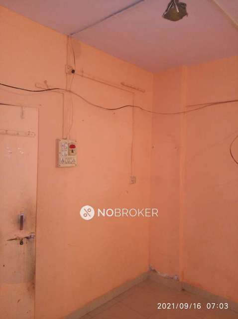 1 RK Flat In Pushpa Plaza  for Rent  In Diva East 