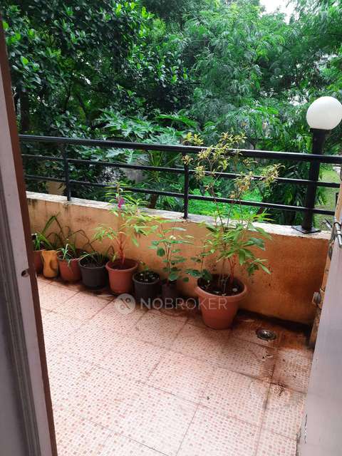 Shared Room for Female In 1 RK  In Sb In Pimpri-chinchwad