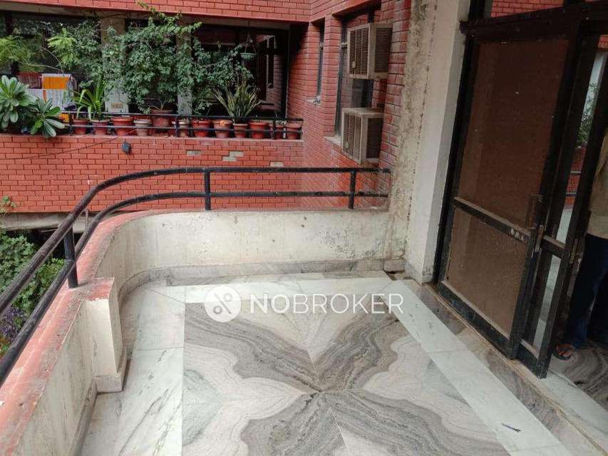 4 BHK Flat In Green View Apartment For Sale  In Sainik Farm