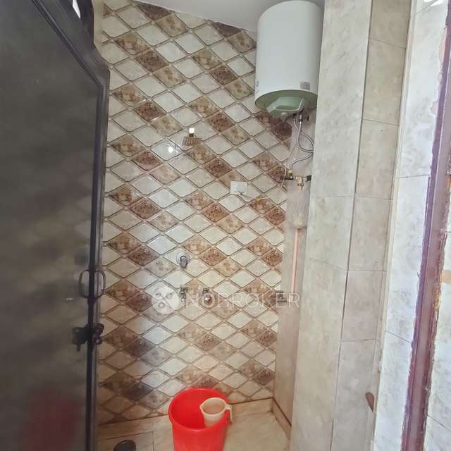 2 BHK Flat In Karampura For Sale  In Karam Pura