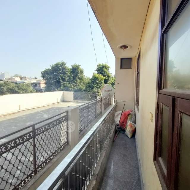 2 BHK Flat In Karampura For Sale  In Karam Pura