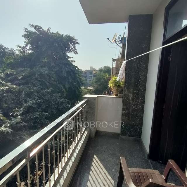 2 BHK Flat In Karampura For Sale  In Karam Pura