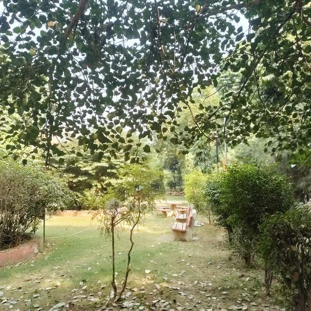 2 BHK Flat In Karampura For Sale  In Karam Pura