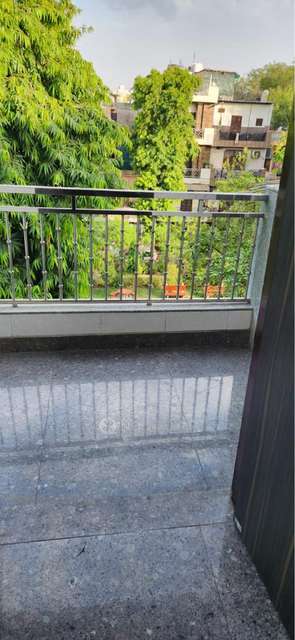 2 BHK Flat In Karampura For Sale  In Karam Pura