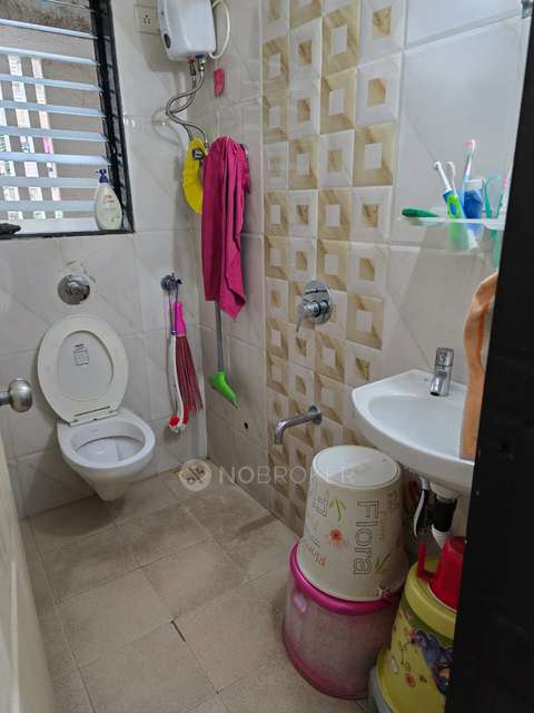 2 BHK Flat In Shivprasad Chs For Sale  In Kandivali West