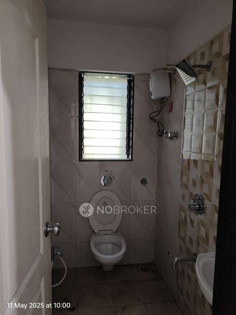 2 BHK Flat In Shivprasad Chs For Sale  In Kandivali West