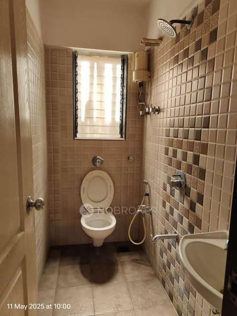 2 BHK Flat In Shivprasad Chs For Sale  In Kandivali West