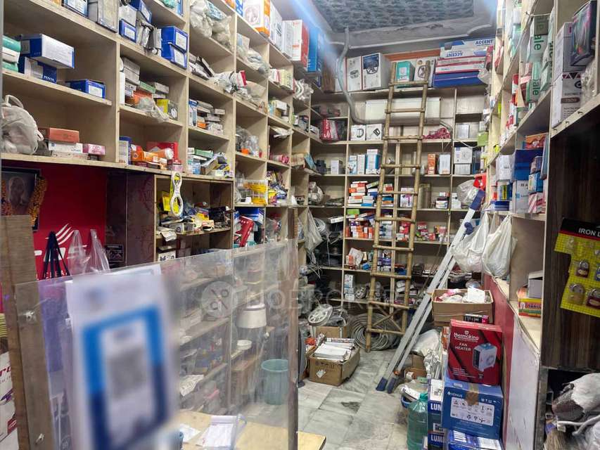 Shop in Sector 40 Market, Gurgaon for Rent 