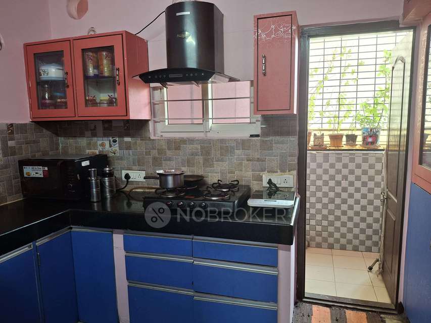 3 BHK Flat In Rr Vedavyasa Nilayam For Sale  In Kothapet