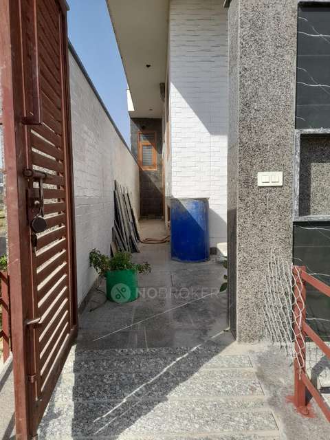 Godown/Warehouse in Sector 2, Noida for Rent 