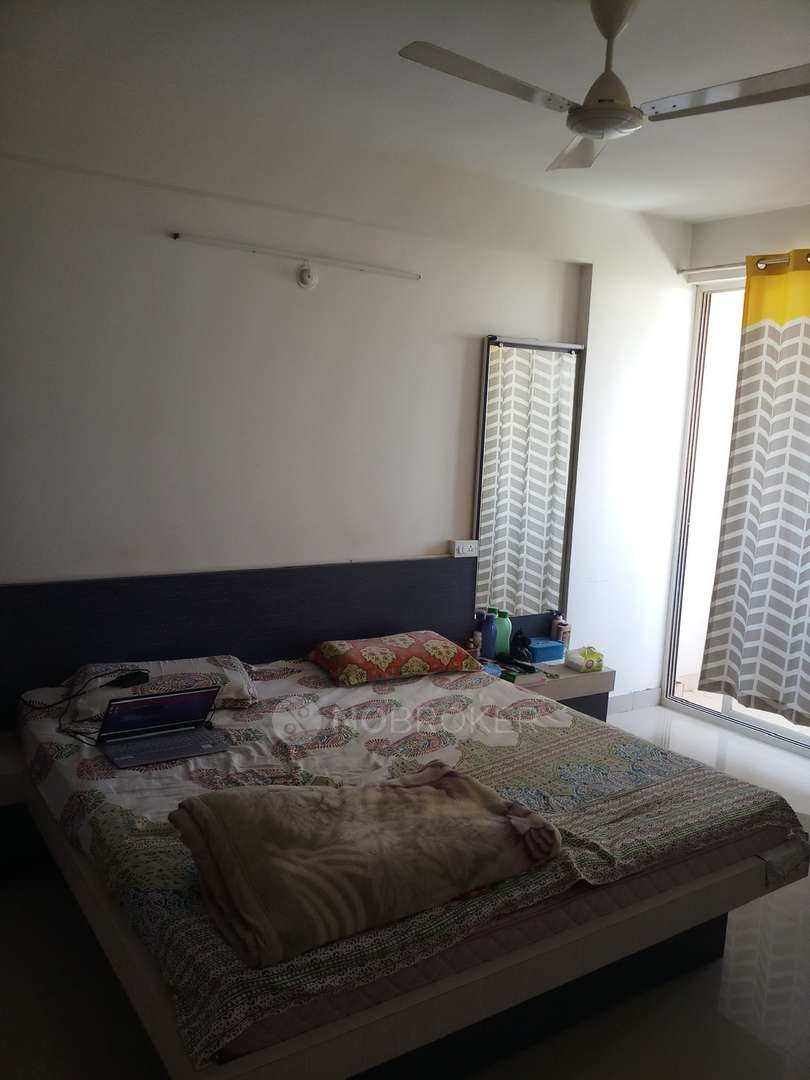 Keerthi Royal Palms Bangalore Rent WITHOUT BROKERAGE Fully furnished