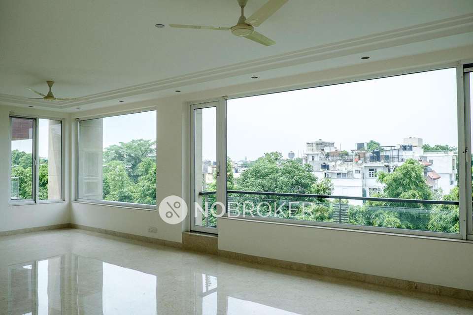 4 BHK Flat For Sale  In Panchsheel Park