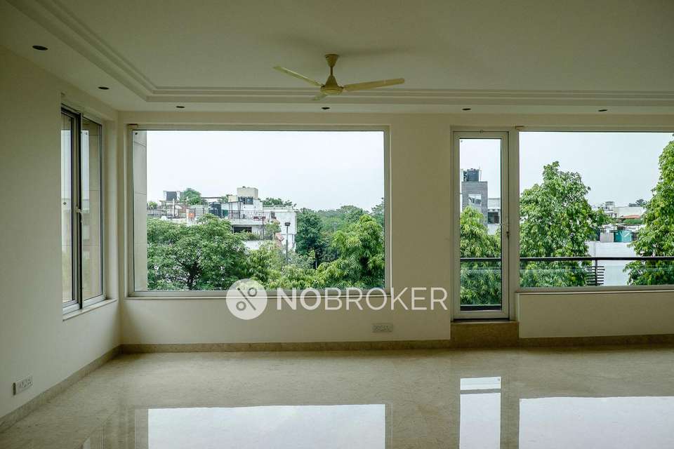 4 BHK Flat For Sale  In Panchsheel Park