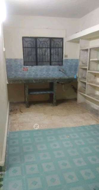 2 BHK Flat In Ganeshbaug Society For Sale  In Manik Baug