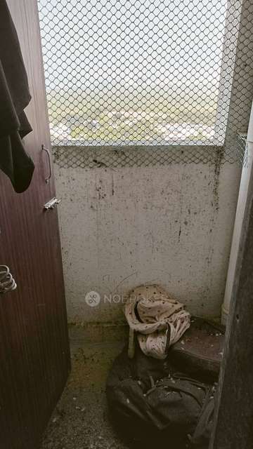 2 BHK Flat In Rajeshwar Lotus, Malad West For Sale  In Malad West