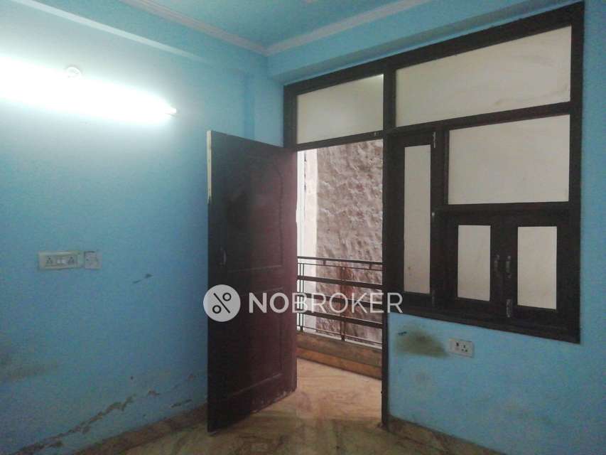 2 BHK Flat In Ekta Aparment  For Sale  In Mundka