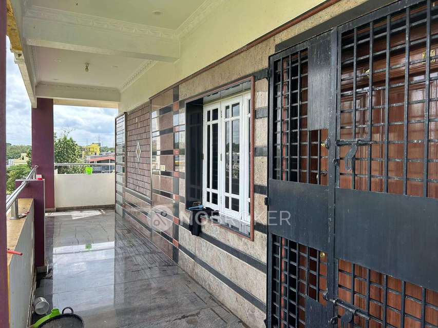 4+ BHK Flat In Standalone Building  For Sale  In Nelamangala Town