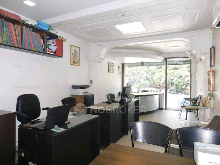 Shop in Lajpat Nagar, Delhi for sale 