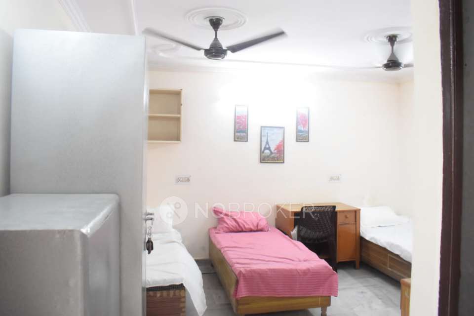 PG for Girls in Kamla Nagar