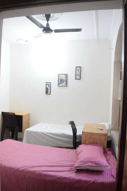 PG for Girls in Kamla Nagar