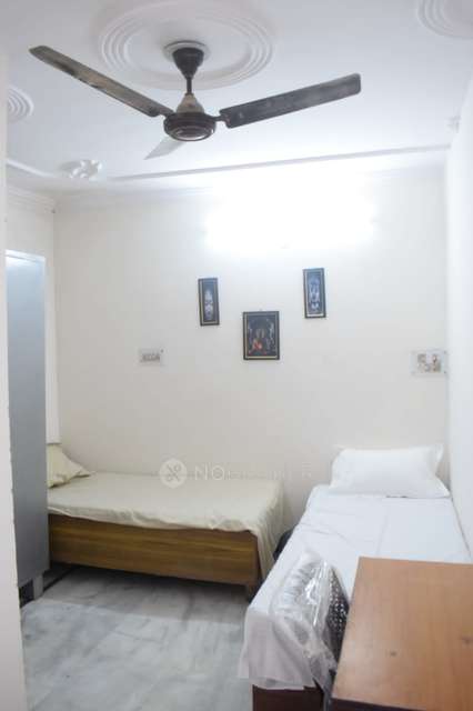 PG for Girls in Kamla Nagar