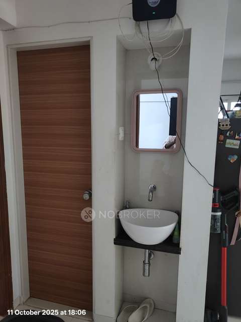 2 BHK Flat In Ashtha Heights For Sale  In Goregaon West