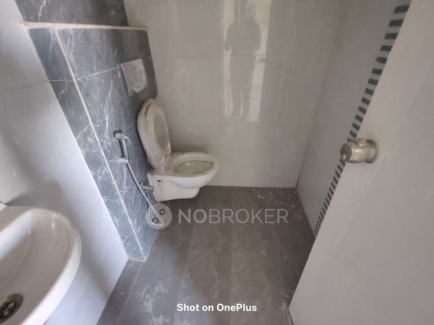 2 BHK Flat In Sterling Silver Heights, Adjacent To Orr Service Road For Sale  In Mallampet