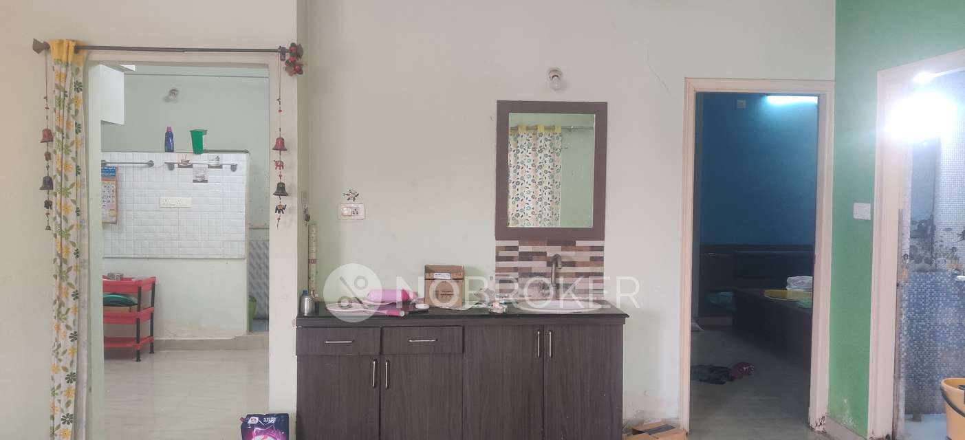 2 BHK Flat In Vandana Earls Court For Sale  In Vgp Layout, Kudlu