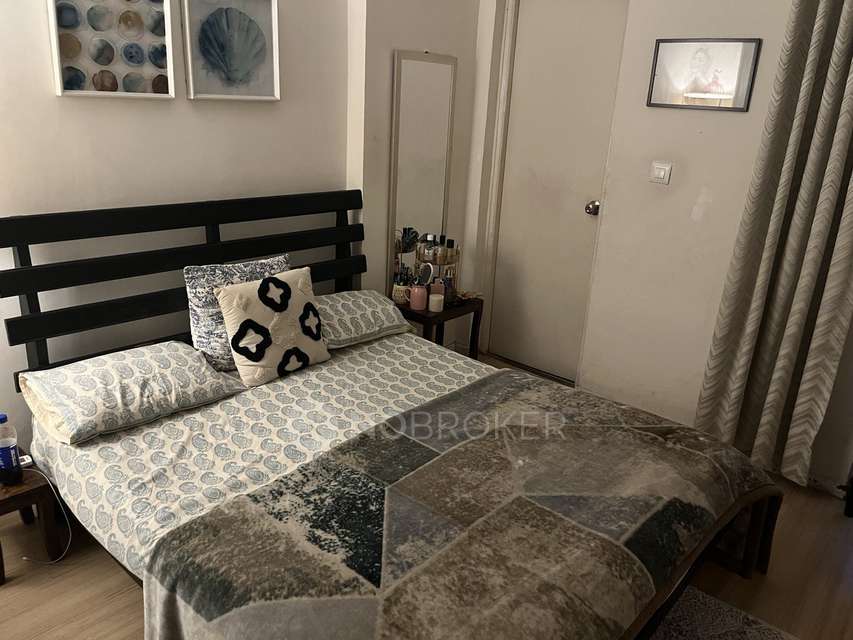 3 BHK Flat In Dlf Capital Greens For Sale  In Karam Pura