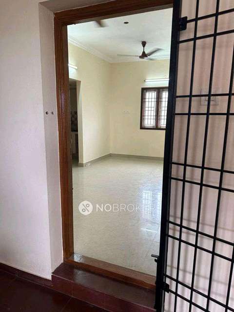 3 BHK Flat In Sri Vidhya Apartments For Sale  In Pallikarnai