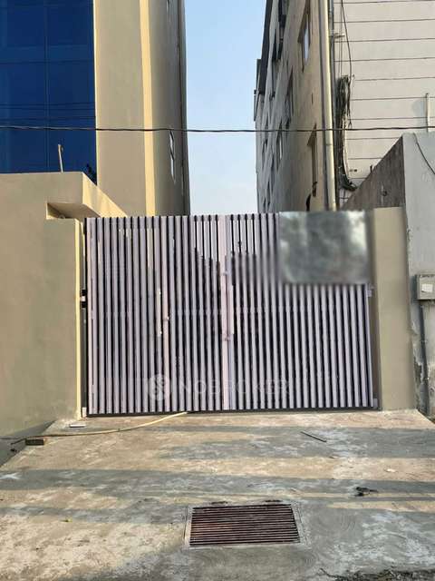 Industrial Building in Surajpur, Greater Noida for Rent 