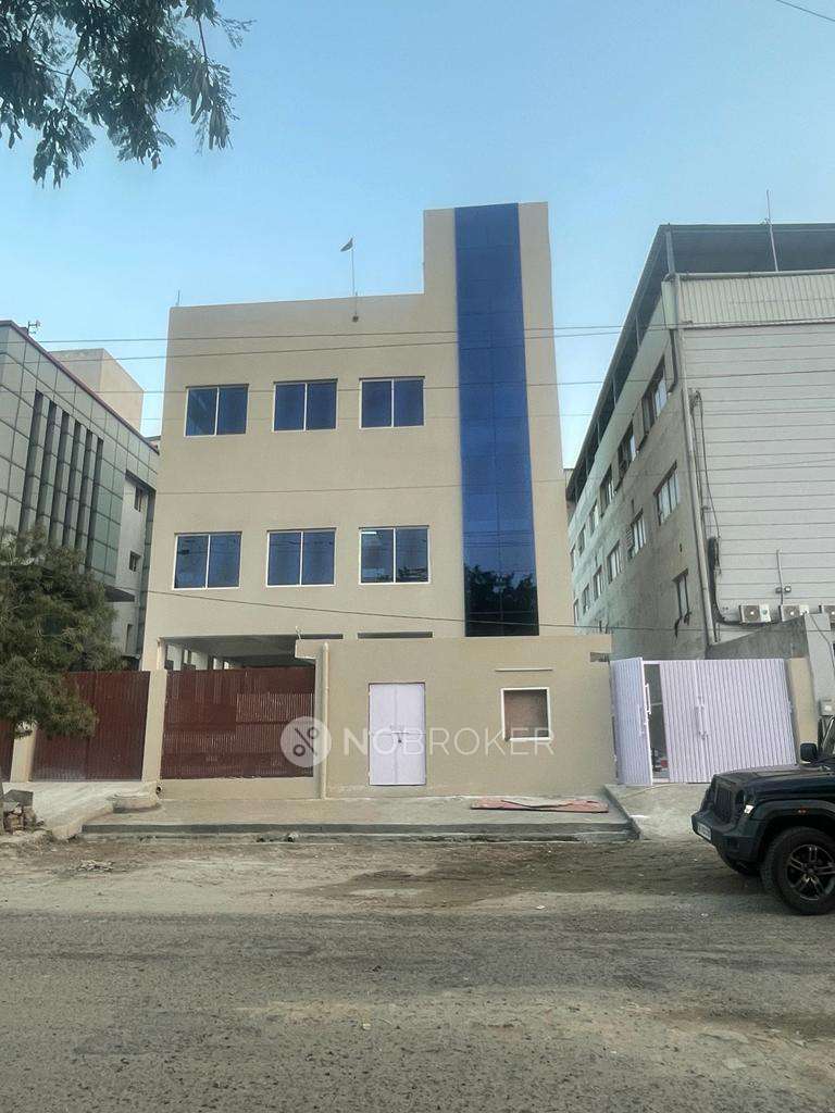 Industrial Building in Surajpur, Greater Noida for Rent 