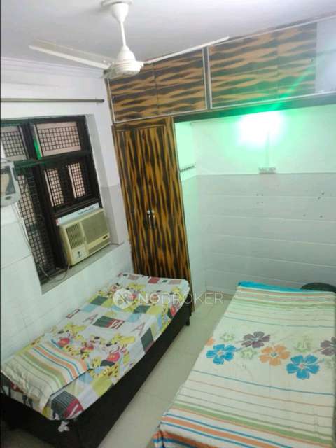 PG for Girls in Nawada Gulab Bagh Market