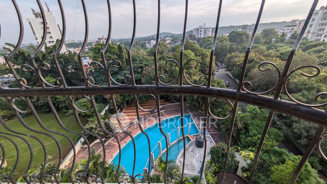 4+ BHK Flat In Windsor Avenue For Sale  In Wanowrie