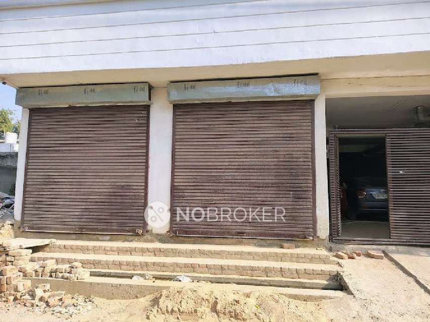 Showroom in Jalpura, Greater Noida for Rent 