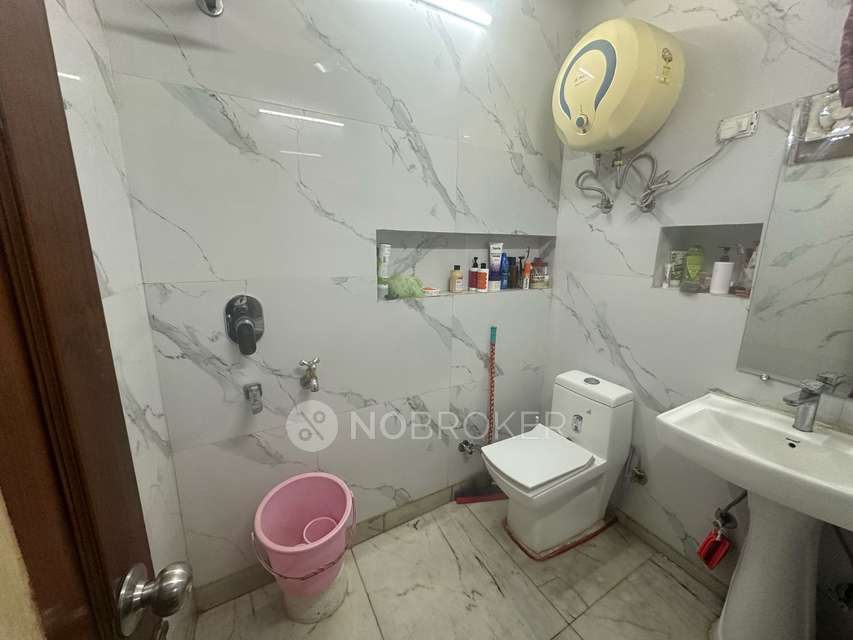 2 BHK Flat For Sale  In South Extension I