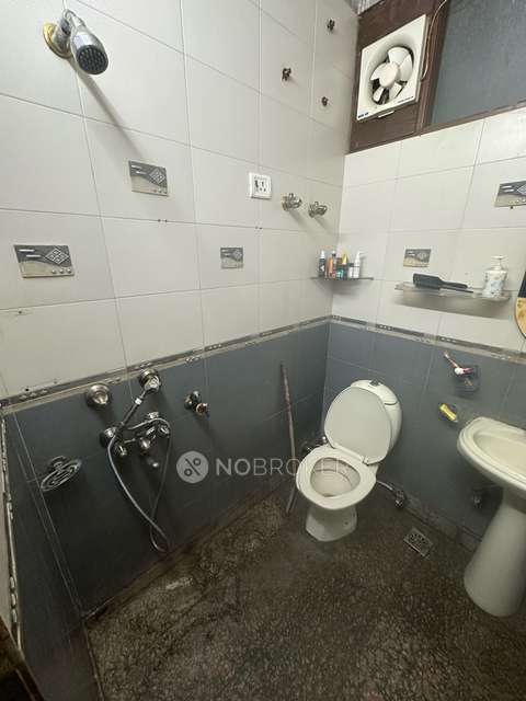 2 BHK Flat For Sale  In South Extension I