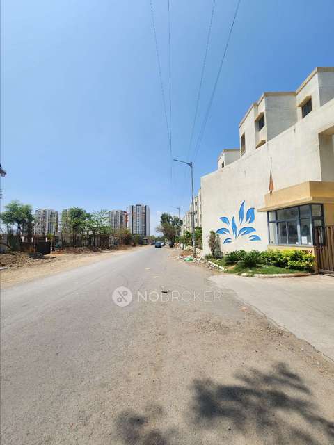 2 BHK Flat In Peninsula Address One  For Sale  In Gahunje