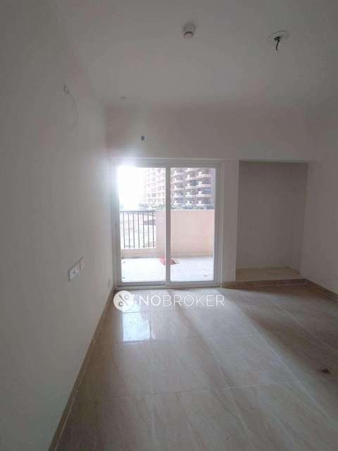 2 BHK Flat In Gaur City 2 14th Avenue For Sale  In  Chipyana Khurd Urf