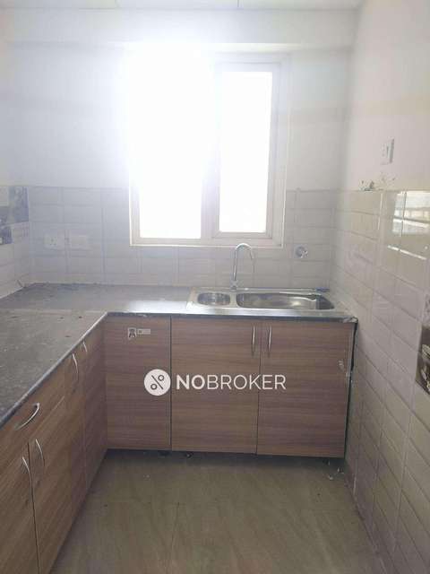 2 BHK Flat In Gaur City 2 14th Avenue For Sale  In  Chipyana Khurd Urf