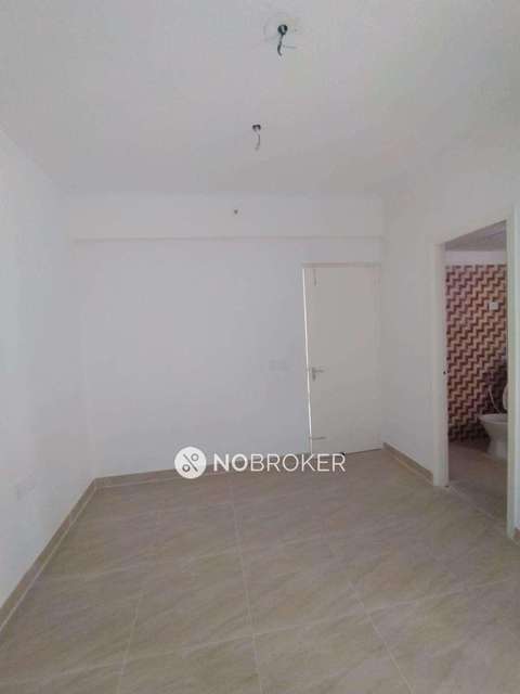 2 BHK Flat In Gaur City 2 14th Avenue For Sale  In  Chipyana Khurd Urf