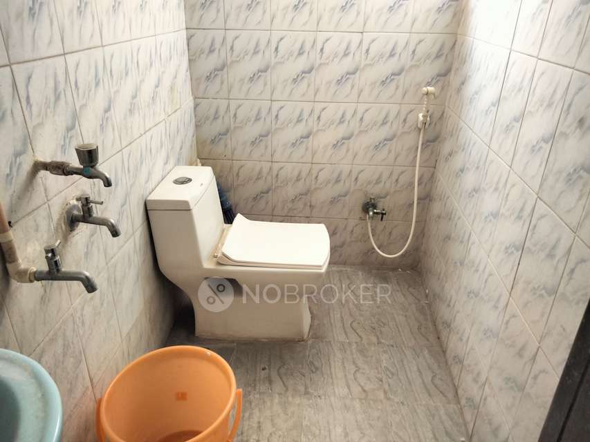 2 BHK Flat In Sv Gayatri Nilayam For Sale  In Kothapet