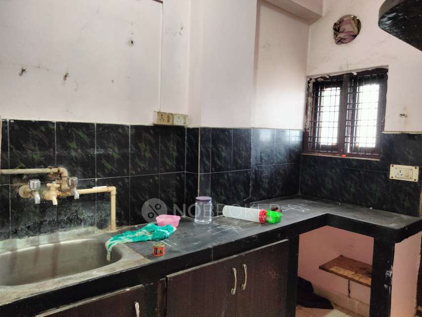 2 BHK Flat In Sv Gayatri Nilayam For Sale  In Kothapet