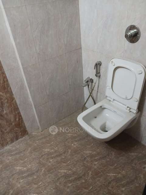 2 BHK Flat In Apartment  For Sale  In Kandivali West 