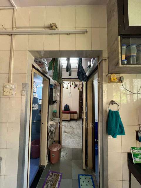 1 RK Flat In Varadlaxmi For Sale  In Mulund East