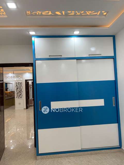 4 BHK Flat In Standalone Building  For Sale  In Rohini