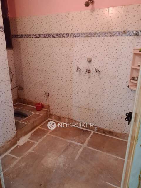 2 BHK Flat In Standalone Building  For Sale  In Pandav Nagar