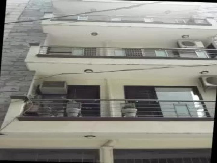 Cp block pitampura CP Block Road Rent WITHOUT BROKERAGE Semi