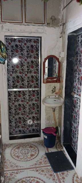 2 BHK Flat In Amrut Nagar Chs For Sale  In Ghatkopar West,
